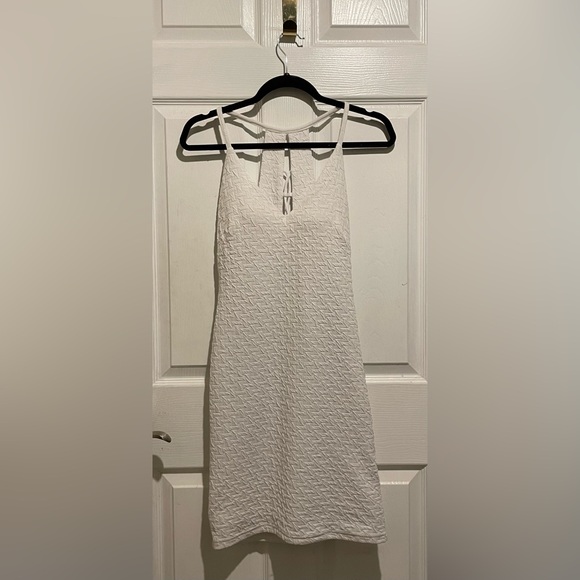 Main Strip Dresses & Skirts - Women’s White Textured Sleeveless Dress in Good Condition. Size Medium. $10.